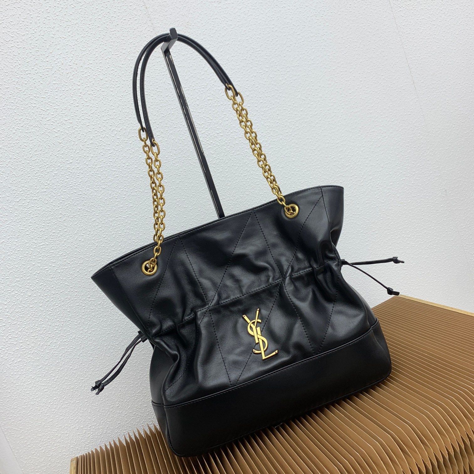 Lady Designer Jaime 4.3 Large Pochon Calfskin chain bag - Gorchic - $153.99