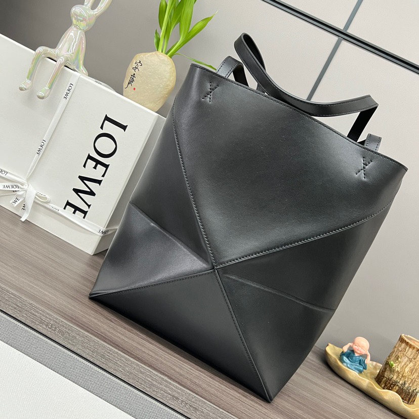 Puzzle iconic Puzzle Fold Tote in shiny calfskin Medium Black - Bag - Gorchic - $117.99