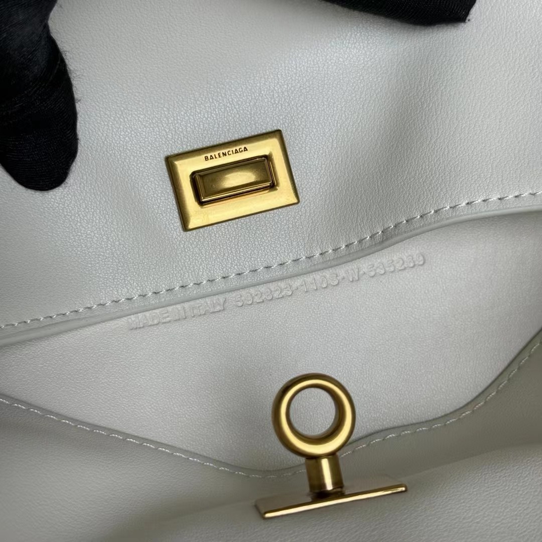 Hourglass iconic Rodeo leather shoulder bag in green and aged-golden hardware Multiple Size - Bag - Gorchic - $169.99