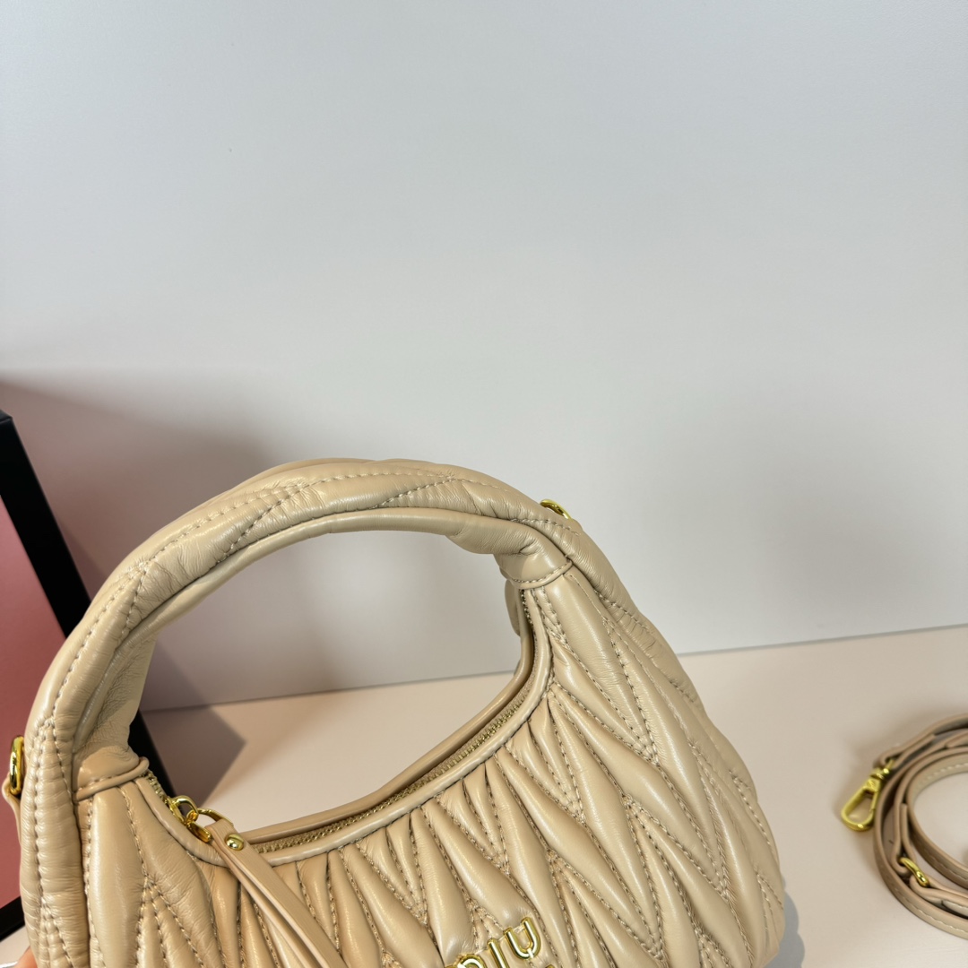 MU Wander matelassé nappa leather hobo bag handbag - Bag - Gorchic - $114.99