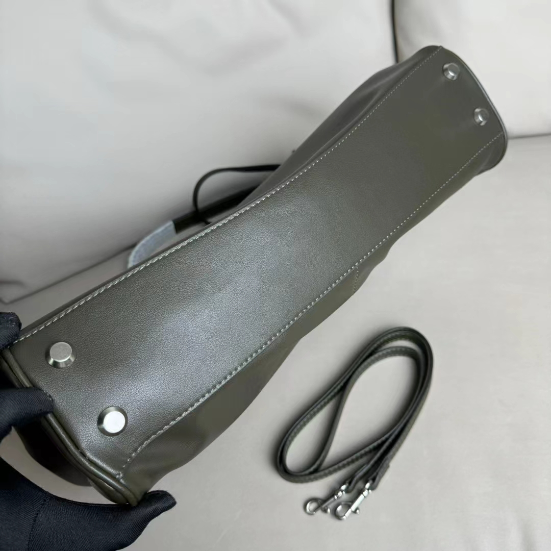 Hourglass iconic Rodeo leather shoulder bag in green and aged-sliver hardware Multiple Size - Bag - Gorchic - $169.99