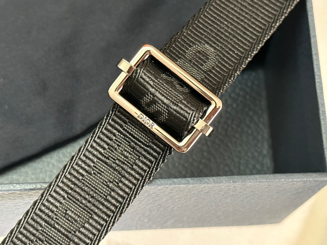 D Inspired Mini Safari Messenger Bag - Gorchic - $122.99