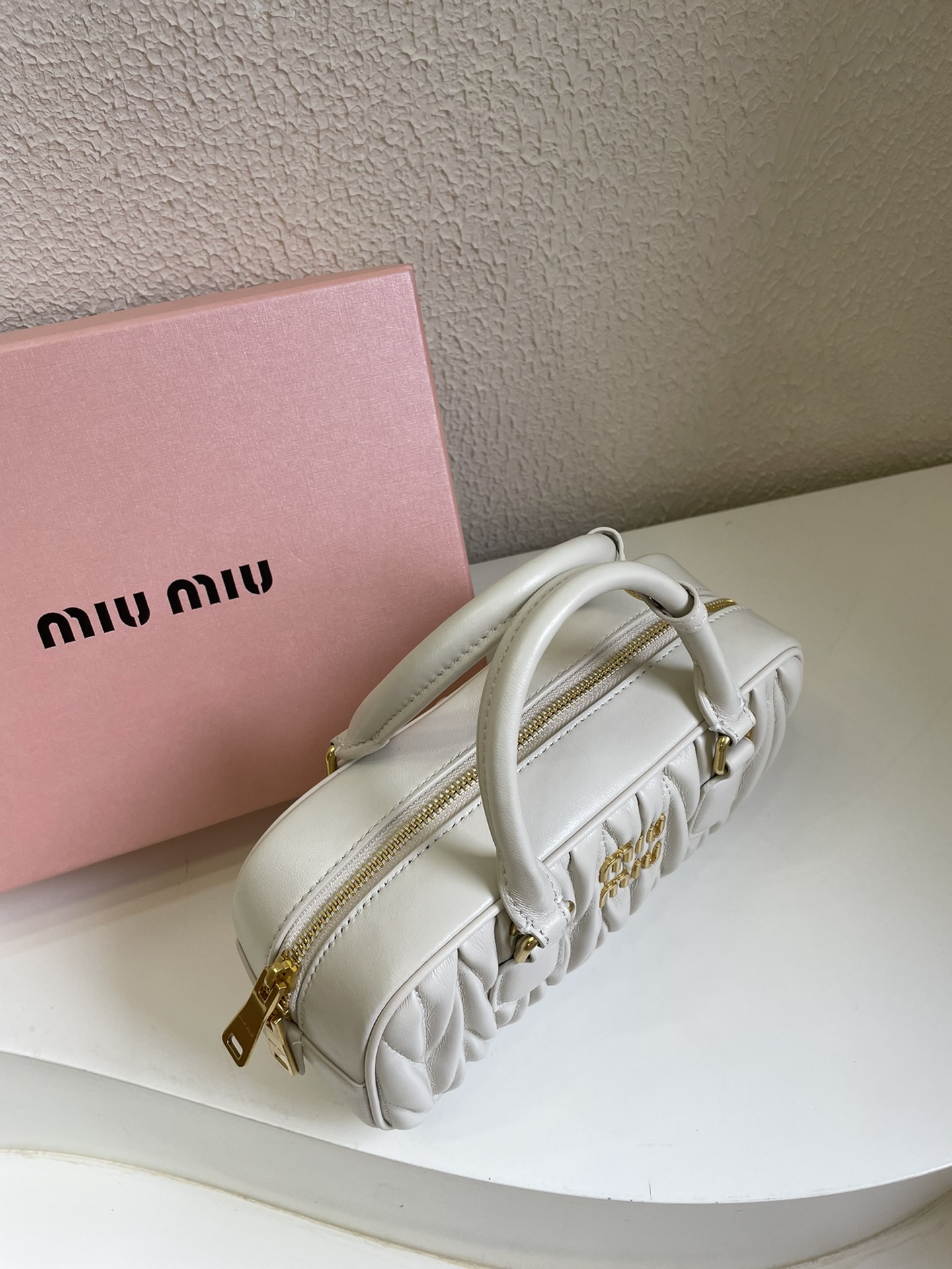 MU Arcadie matelassé nappa leather bag White S-wide Size - Bag - Gorchic - $131.99