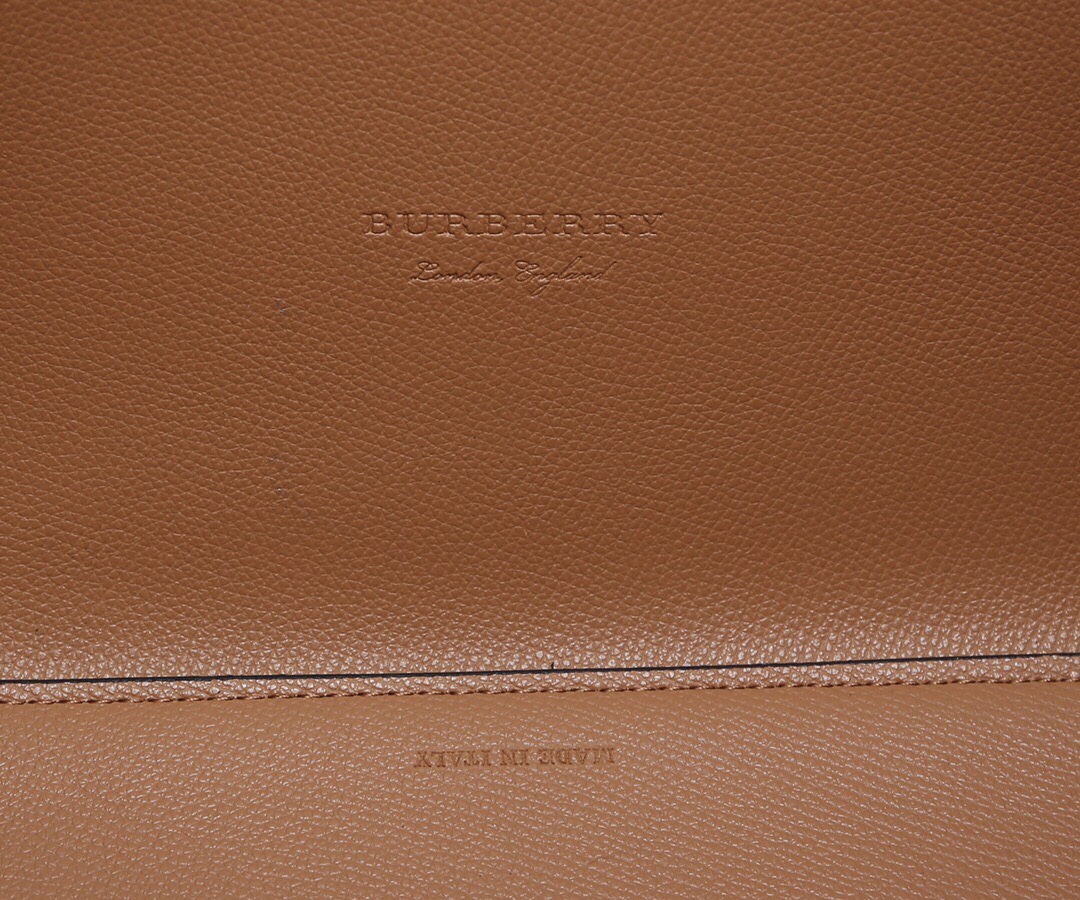 burbery Reversible Shopping Bag - Logo Camel Bag - Gorchic - $153.99