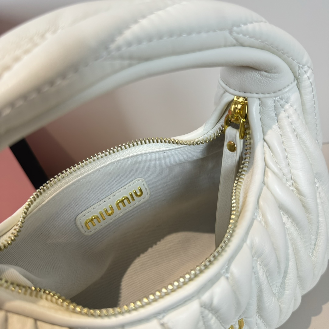 MU Wander matelassé nappa leather hobo bag handbag - Bag - Gorchic - $114.99