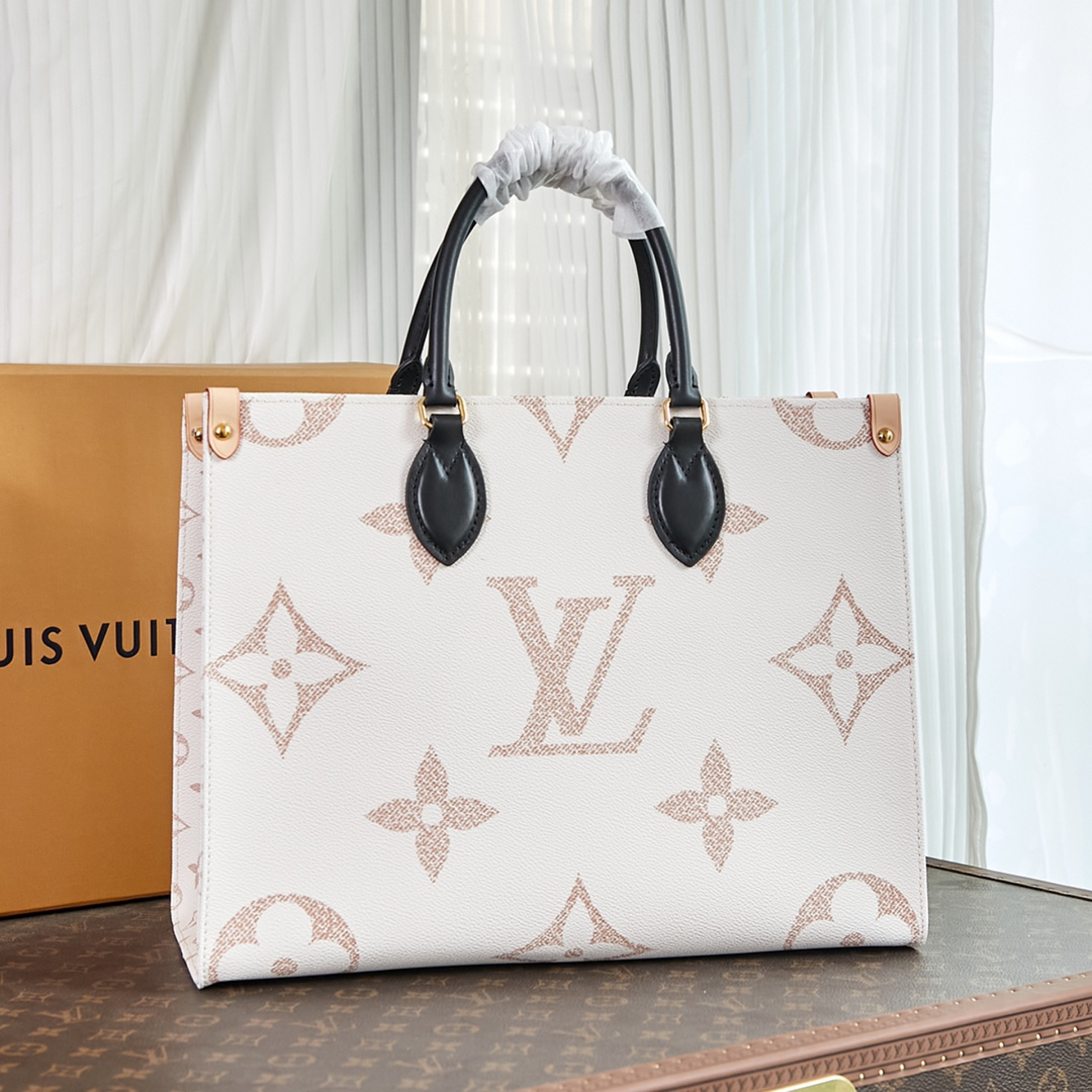 Designer Monogram Canvas Onthego MM - Bag - Gorchic - $129.99