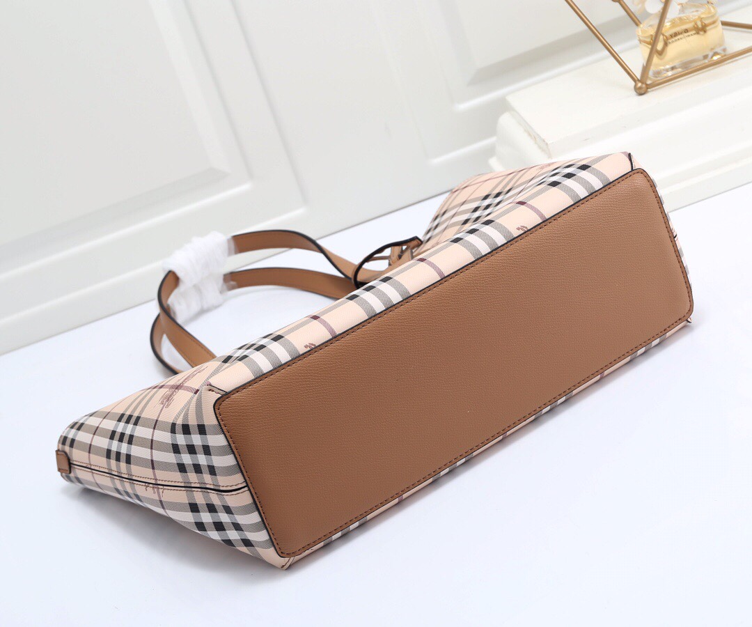 burbery Reversible Shopping Bag - Logo Camel Bag - Gorchic - $153.99