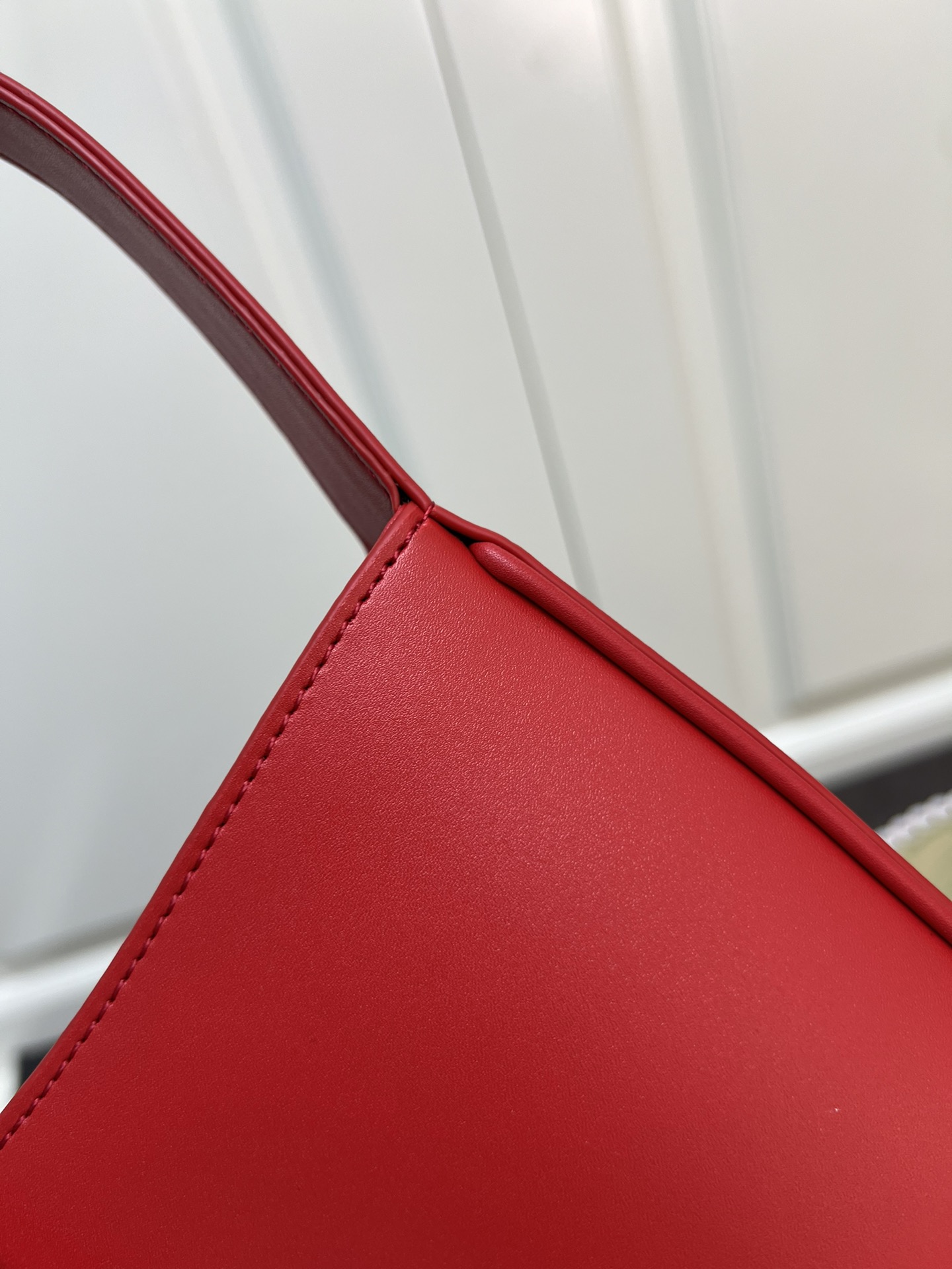 Lady Designer Fashion Le 5 à 7 hobo bag - Red Plain Bag - Gorchic - $110.99