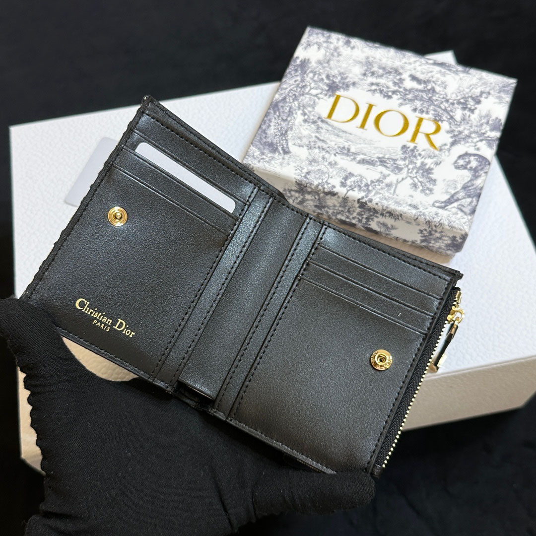 D Inspired Caro Dahlia Wallet -old-fashioned Wallet - Gorchic - $55.99