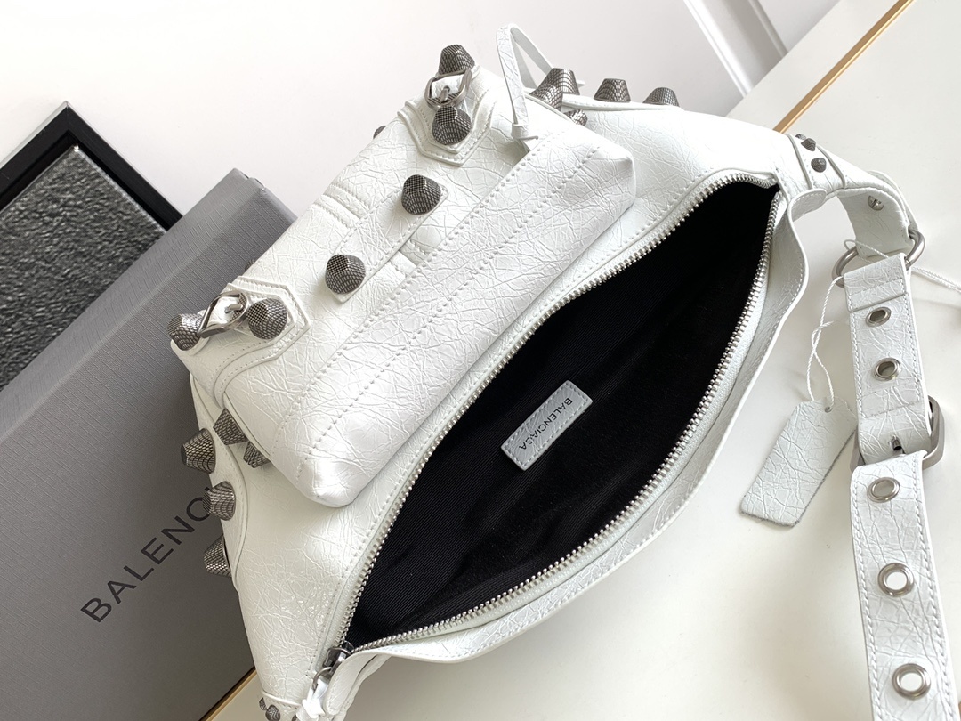 Hourglass iconic Crossbody Belt White Bag - Gorchic - $178.99