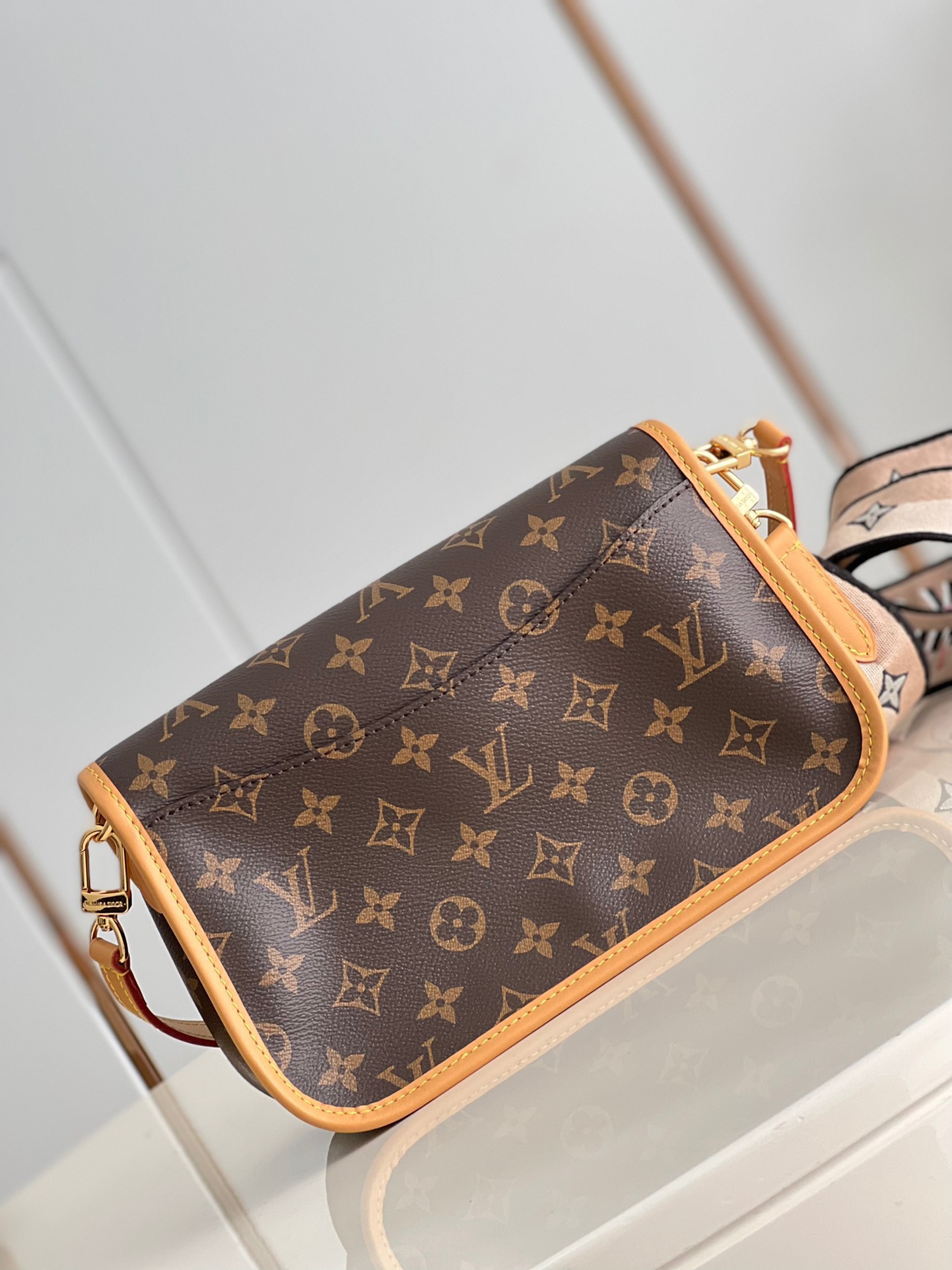 Designer Monogram Diane NM Handbag Monogram Canvas - Bag - Gorchic - $124.99