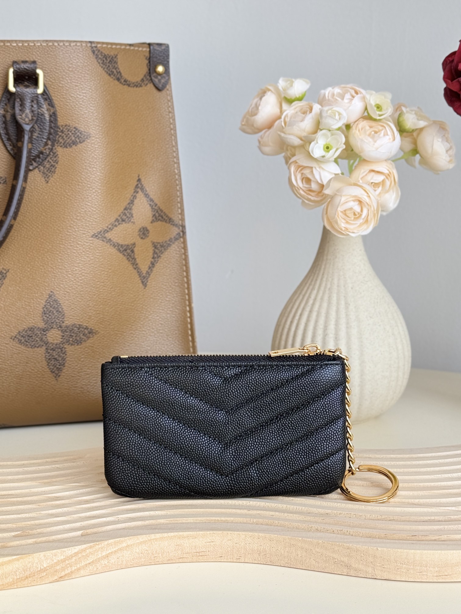 Lady Designer Ball-Patterned Cowhide Wallet -Black Gold Wallet - Gorchic - $55.99