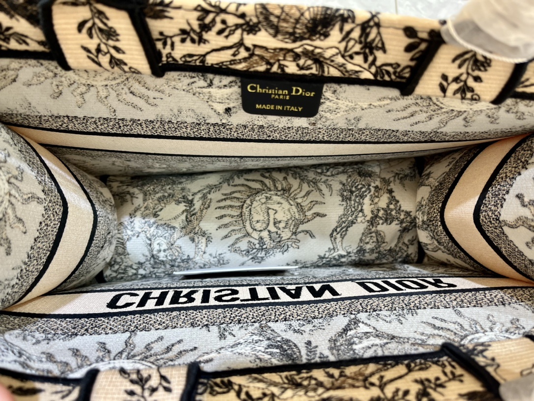 D Inspired book tote dark gold zoo - Bag - Gorchic - $167.99