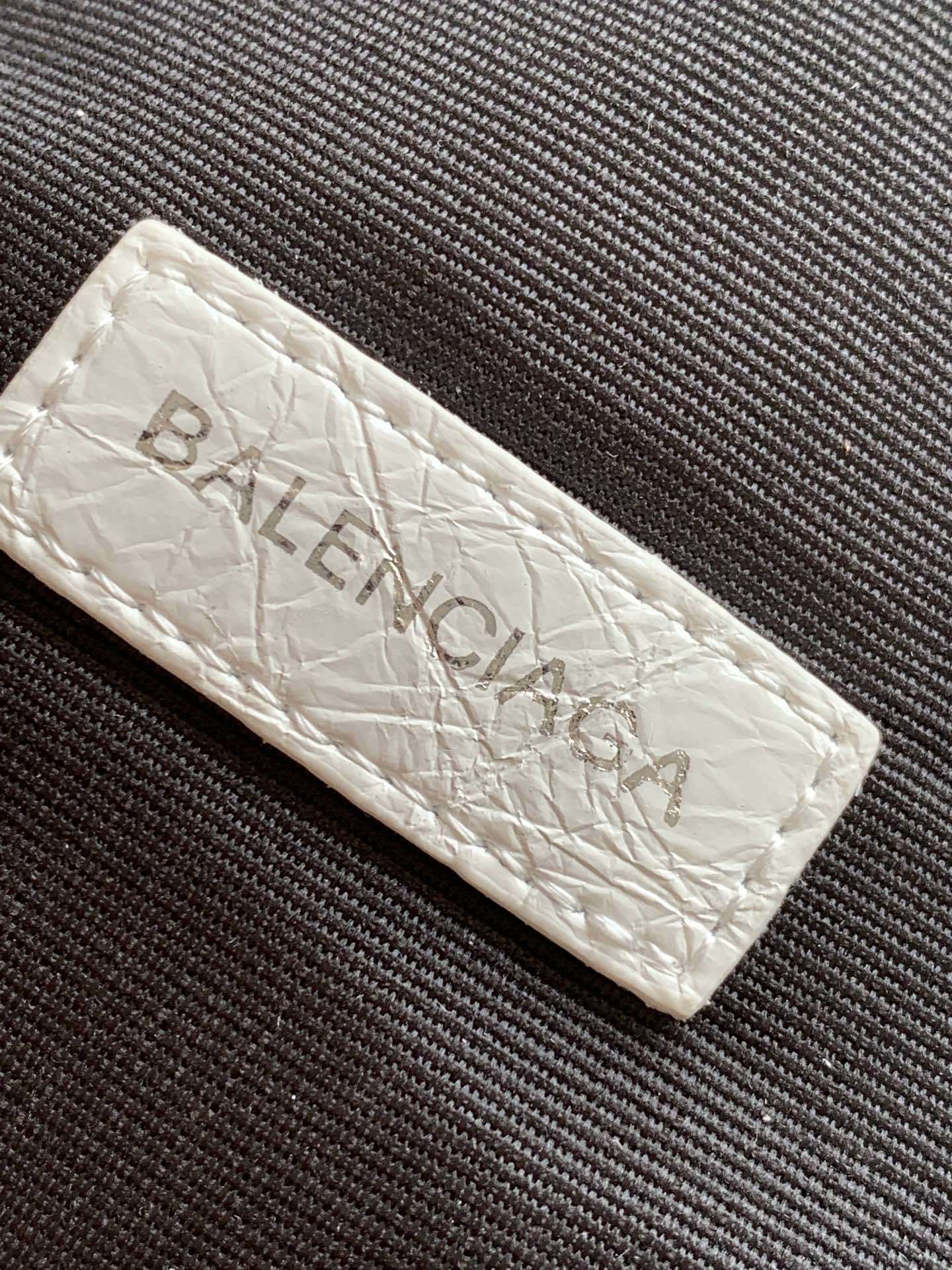 Hourglass iconic Crossbody Belt White Bag - Gorchic - $178.99