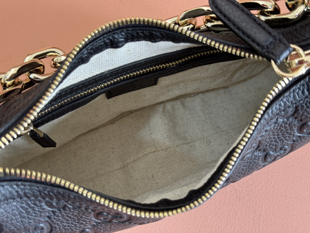 Double-G Emblem Black Grainy Leather Small Bag - Gorchic - $132.99