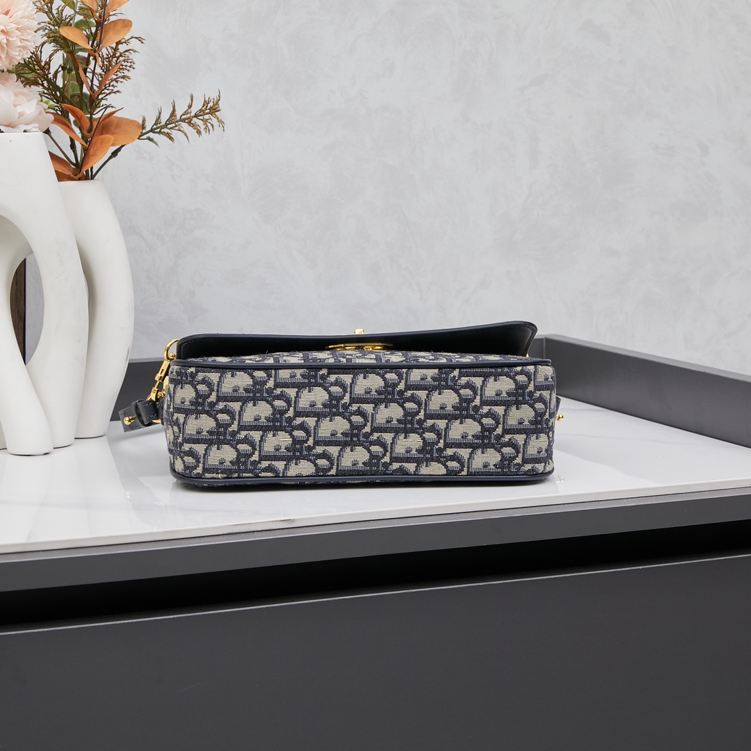 D Inspired Saddle Blue Chain Pouch Bag - Gorchic - $137.99