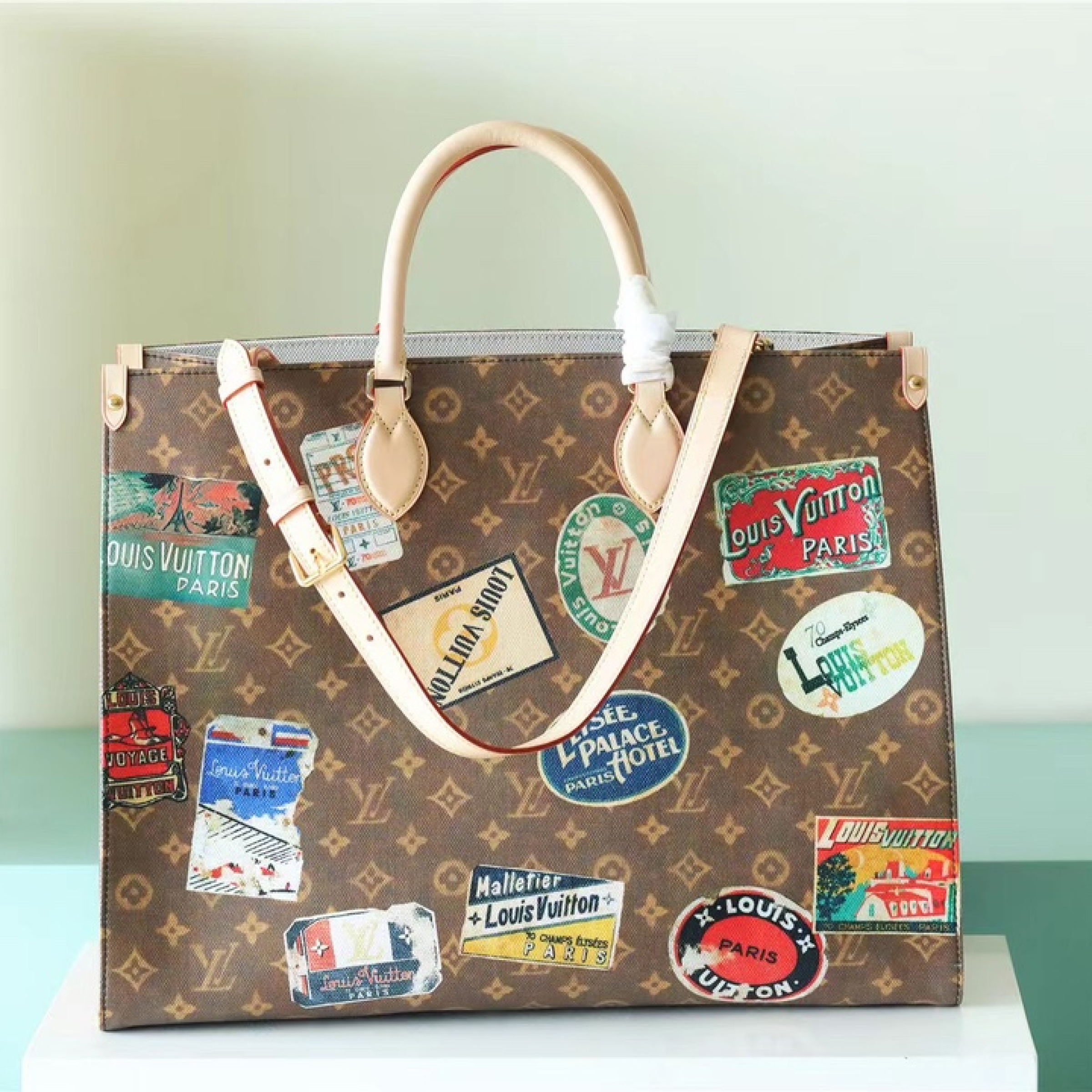 Designer Monogram Canvas Onthego Voyage GM - Bag - Gorchic - $138.99