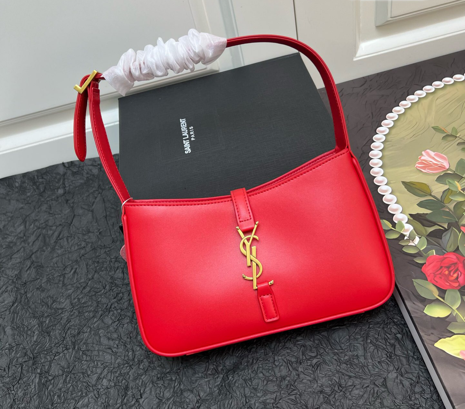 Lady Designer Fashion Le 5 à 7 hobo bag - Red Plain Bag - Gorchic - $110.99