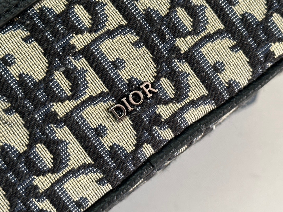 D Inspired Mini Safari Messenger Bag - Gorchic - $122.99