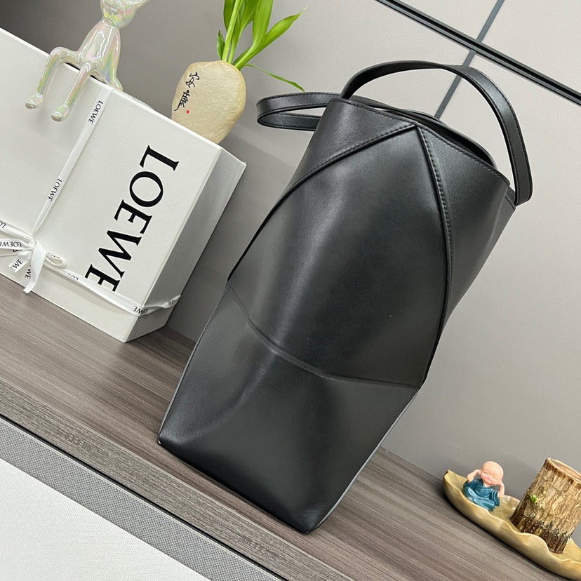 Puzzle iconic Puzzle Fold Tote in shiny calfskin Medium Black - Bag - Gorchic - $117.99