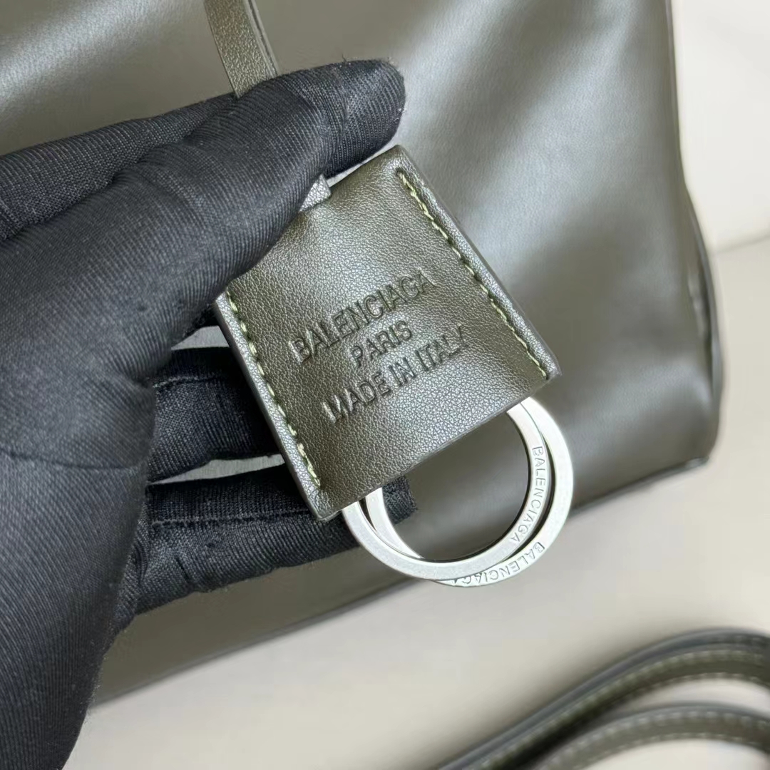 Hourglass iconic Rodeo leather shoulder bag in green and aged-sliver hardware Multiple Size - Bag - Gorchic - $169.99