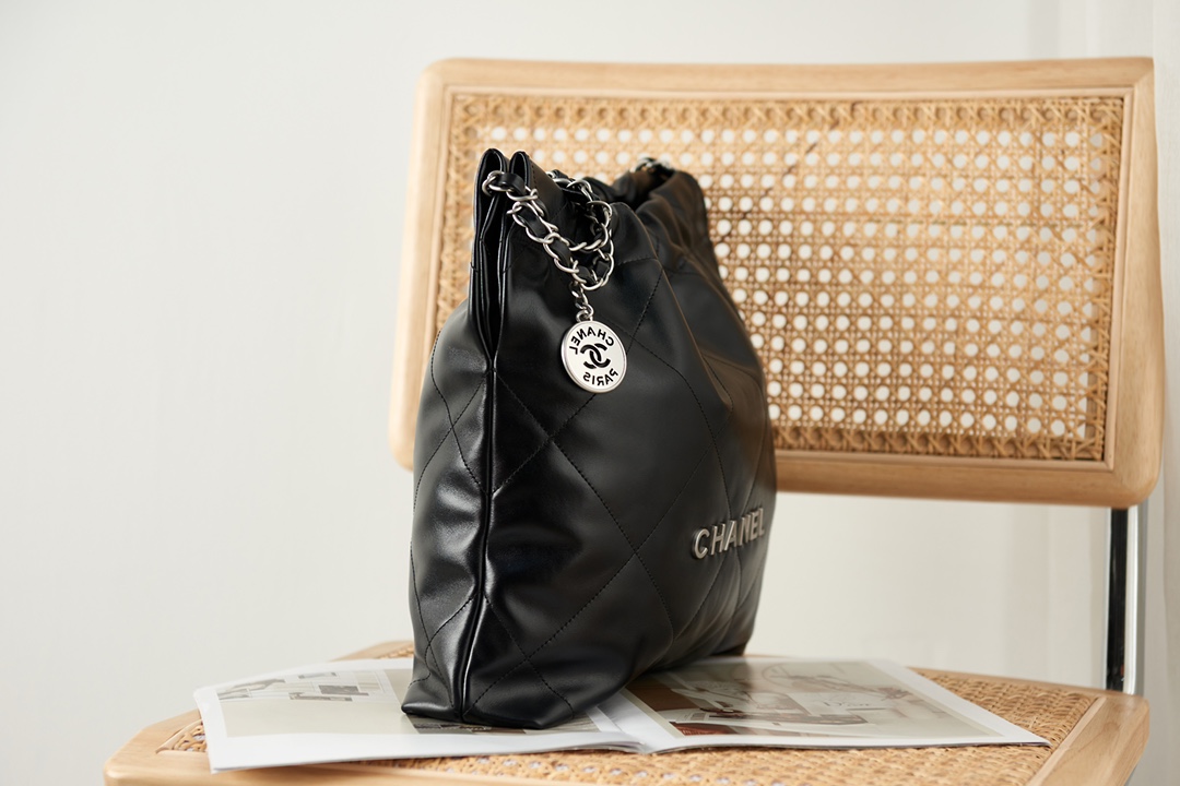 CC Inspired 22 HANDBAG Shiny Calfskin & Sier-Tone Black Bag - Gorchic - $165.99