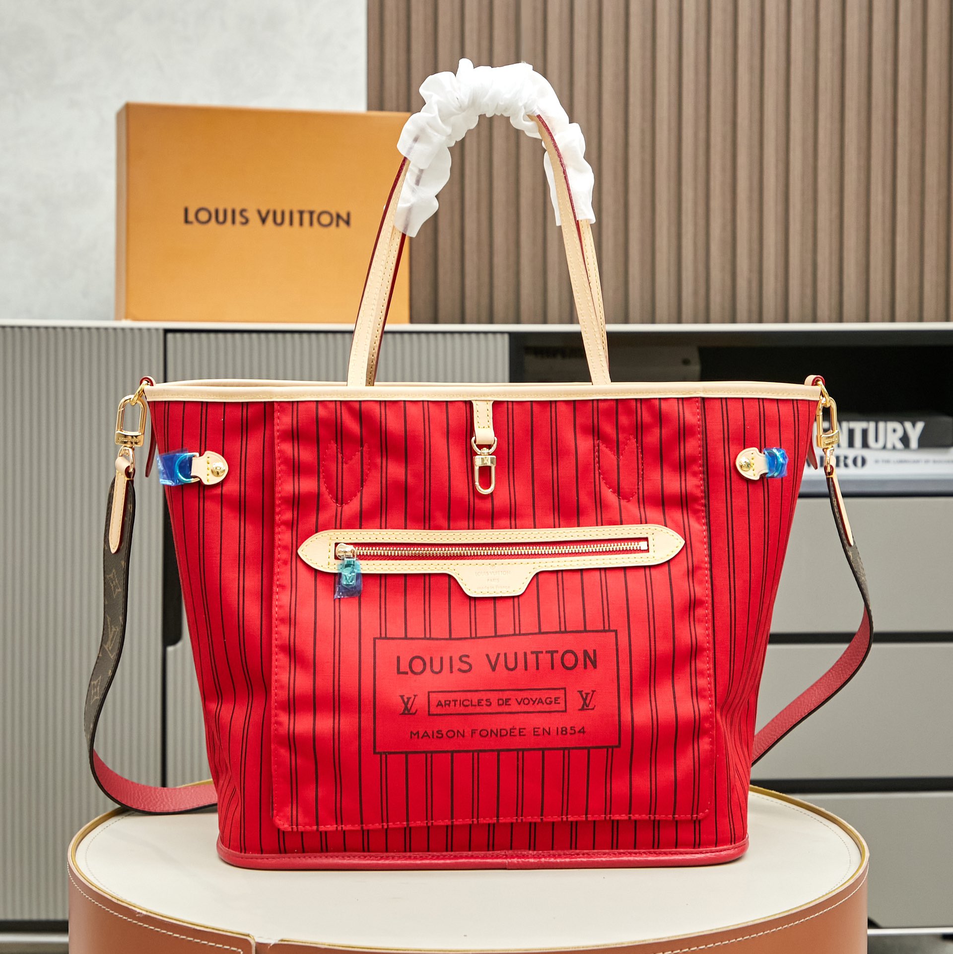 Designer Monogram Neverfull Bandoulière Inside Out MM Size Rouge Sari Bag - Gorchic - $136.99