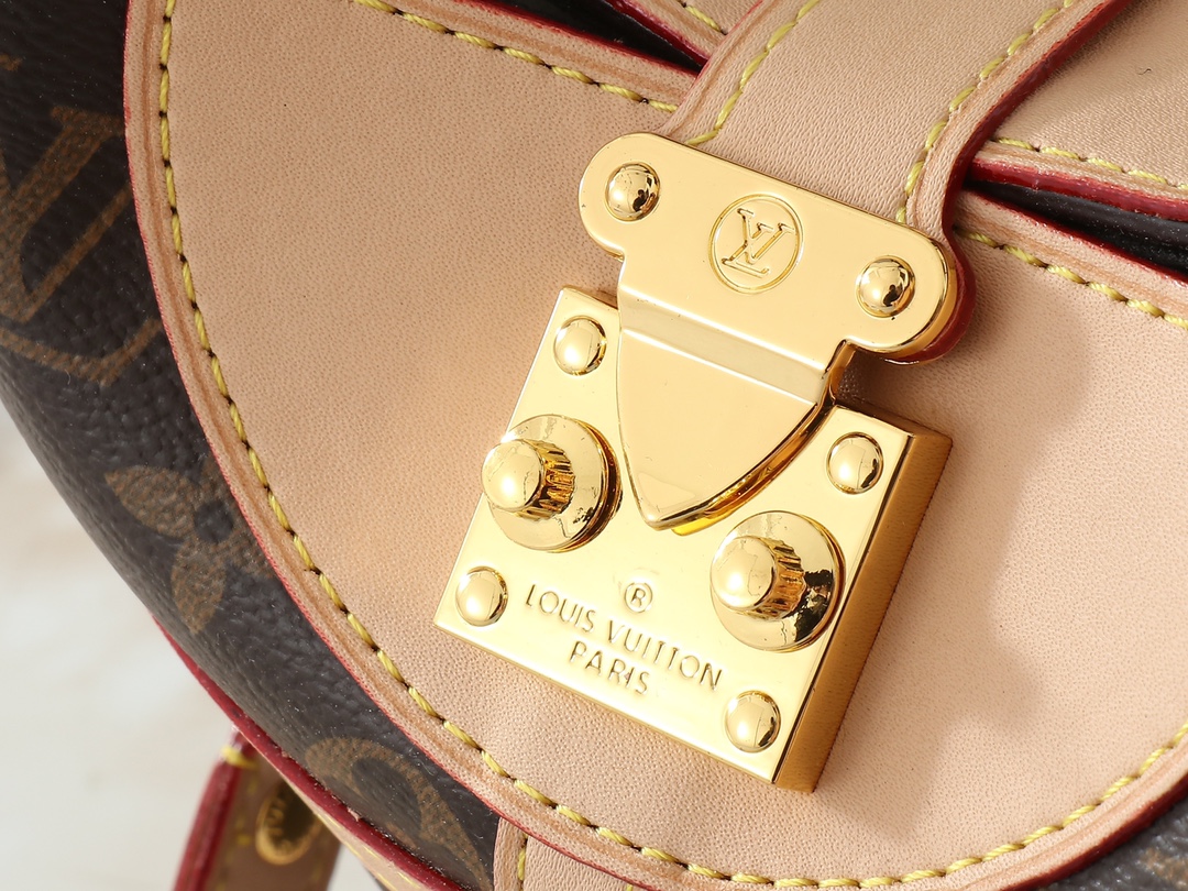 Designer Monogram Monogram Duffle Bag - Gorchic - $117.99