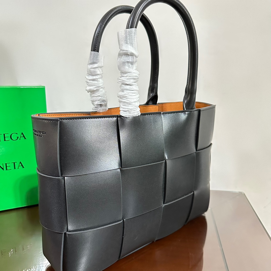 BV Medium Arco Leather Tote Bag- Black And Brown - Bag - Gorchic - $180.99