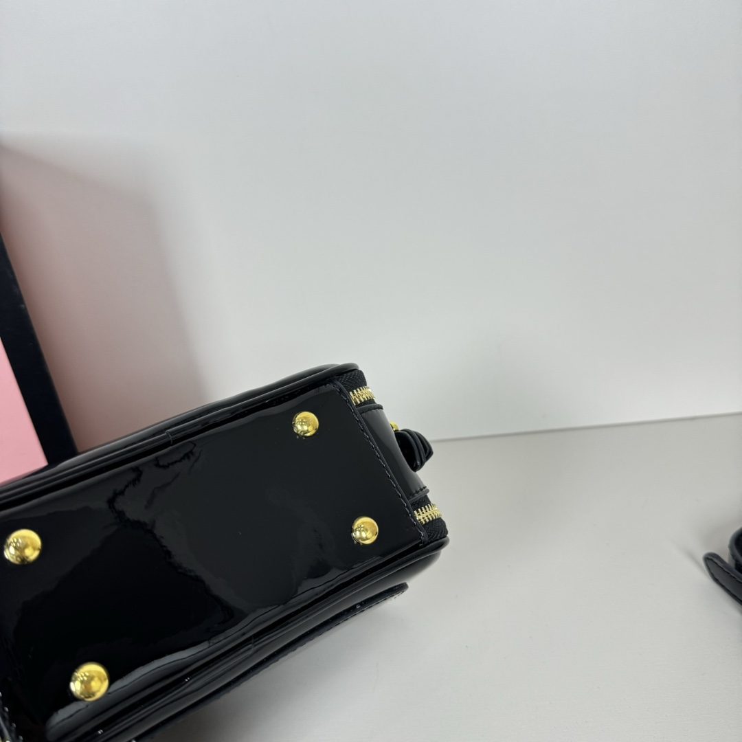 MU Leather Shoulder Bag - Gorchic - $109.99