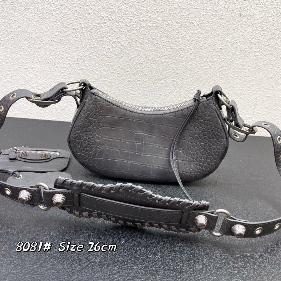 Hourglass iconic Le Cagole XS shoulder bag - Gorchic - $157.99