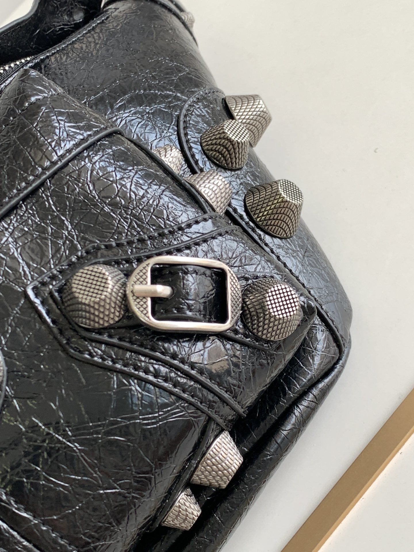 Hourglass iconic Crossbody Belt Black Bag - Gorchic - $178.99