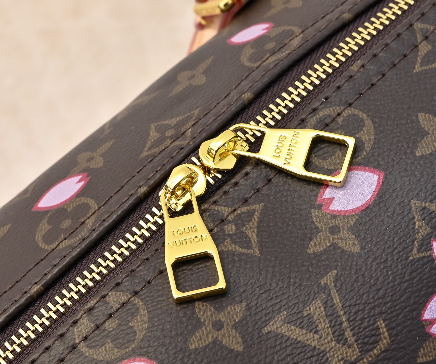 Designer Monogram x Murakami  x TM Keepall Bandoulière 45 - Gorchic - $149.99