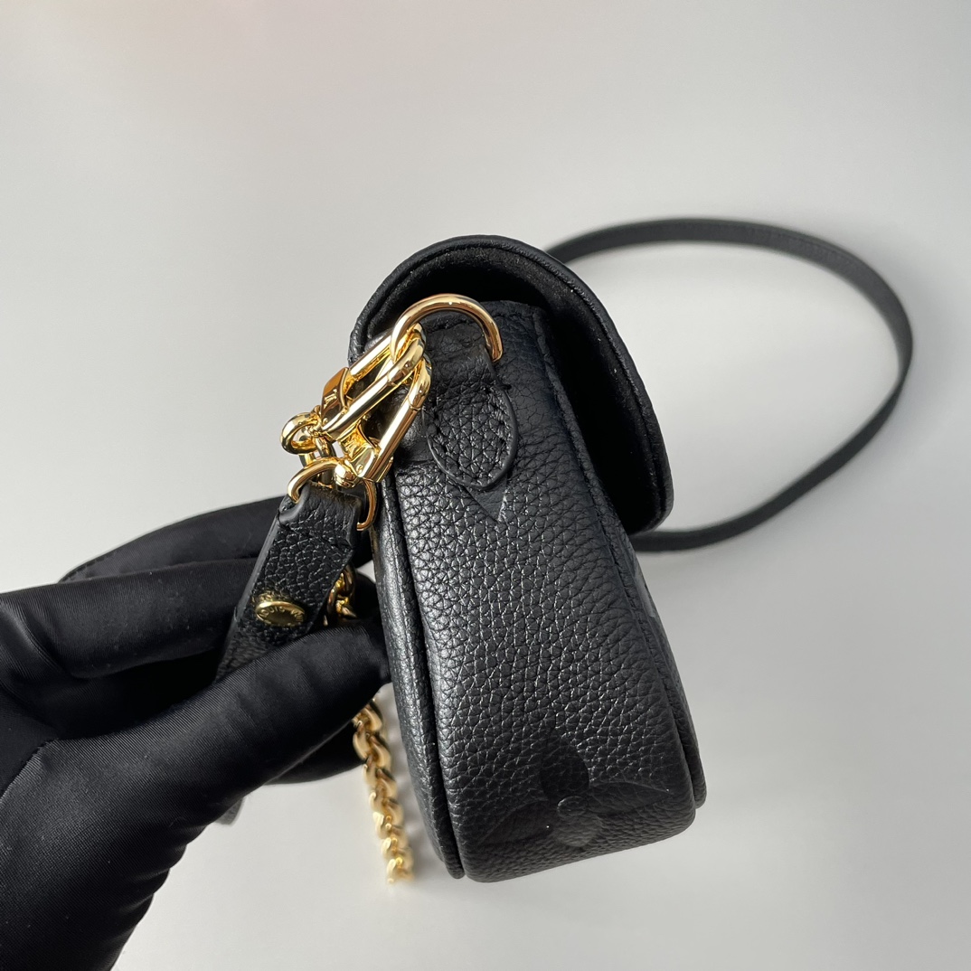 Designer Monogram Empreinte Monogram Leather Black Wallet On Chain Ivy - Bag - Gorchic - $118.99