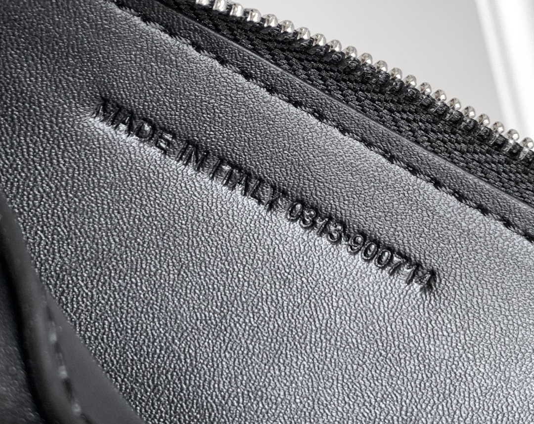 Hourglass iconic Men's Red Passport Long Wallet 1 Ticket - Bag - Gorchic - $139.99