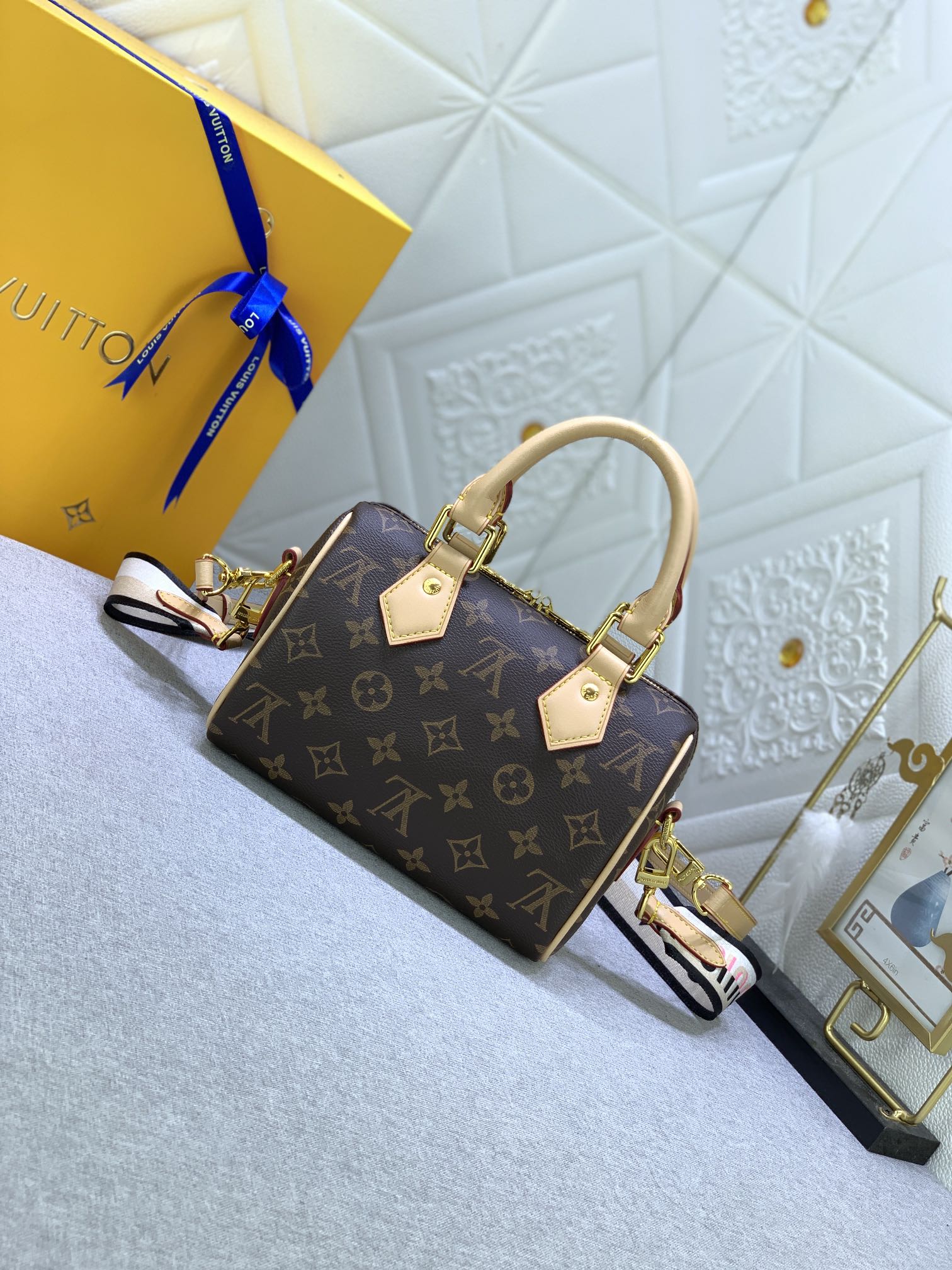 Designer Monogram Speedy Bandoulière 20 - Bag - Gorchic - $117.99