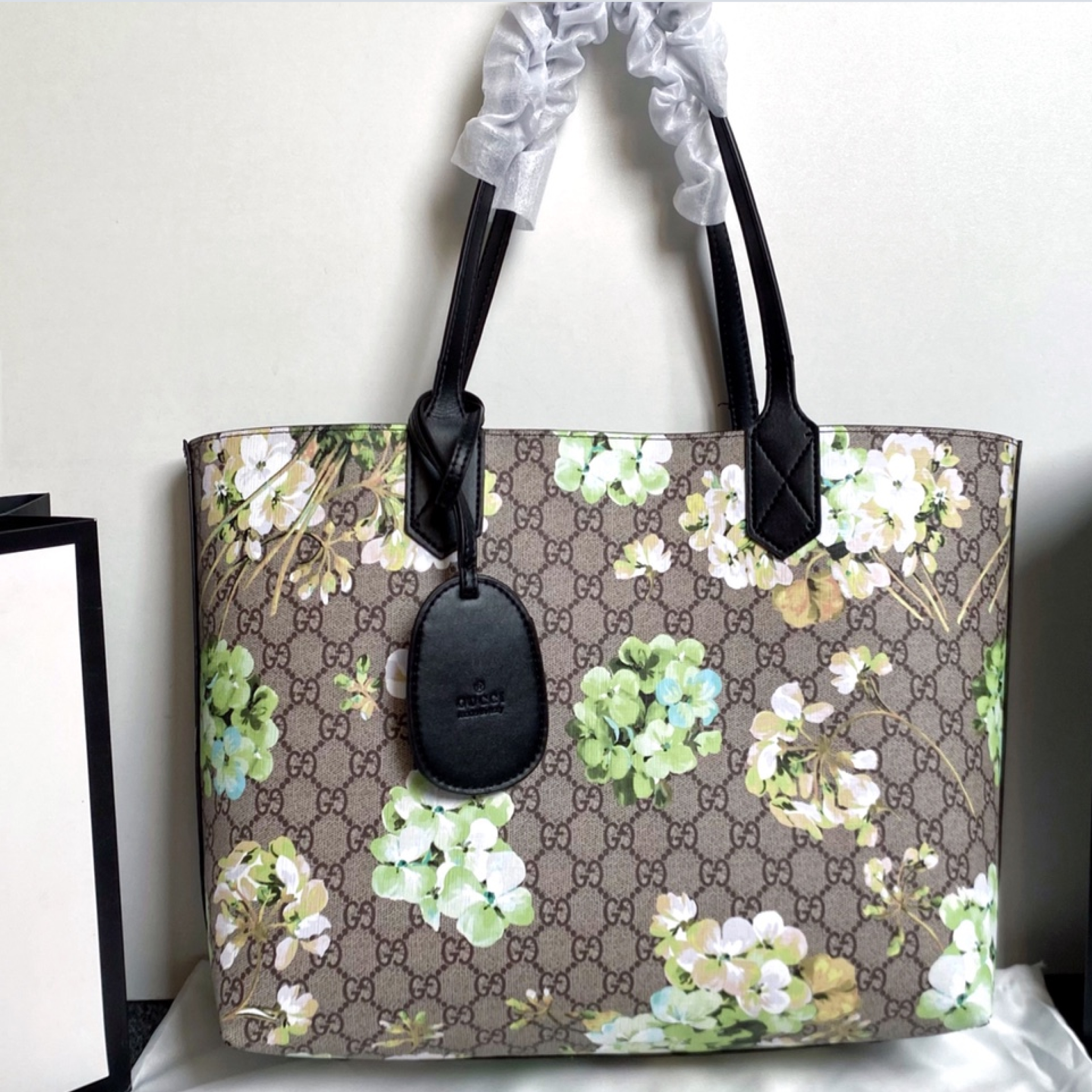 Double-G GG Monogram Blooms Medium Reversible Tote Beige New Military Black - Bag - Gorchic - $143.99