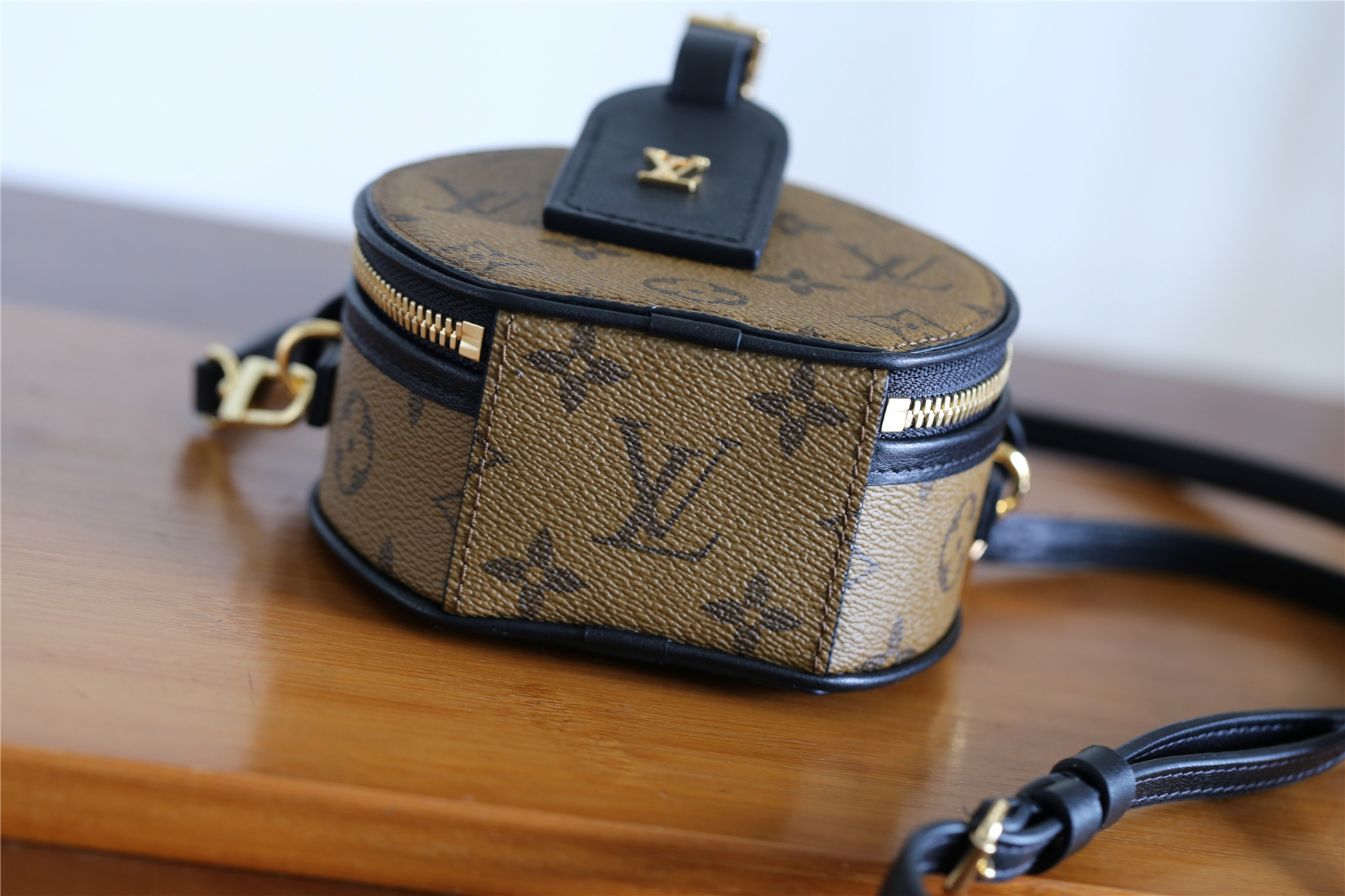 Designer Monogram REVERSE MINI BOITE CHAPEAU BAG - Gorchic - $122.99