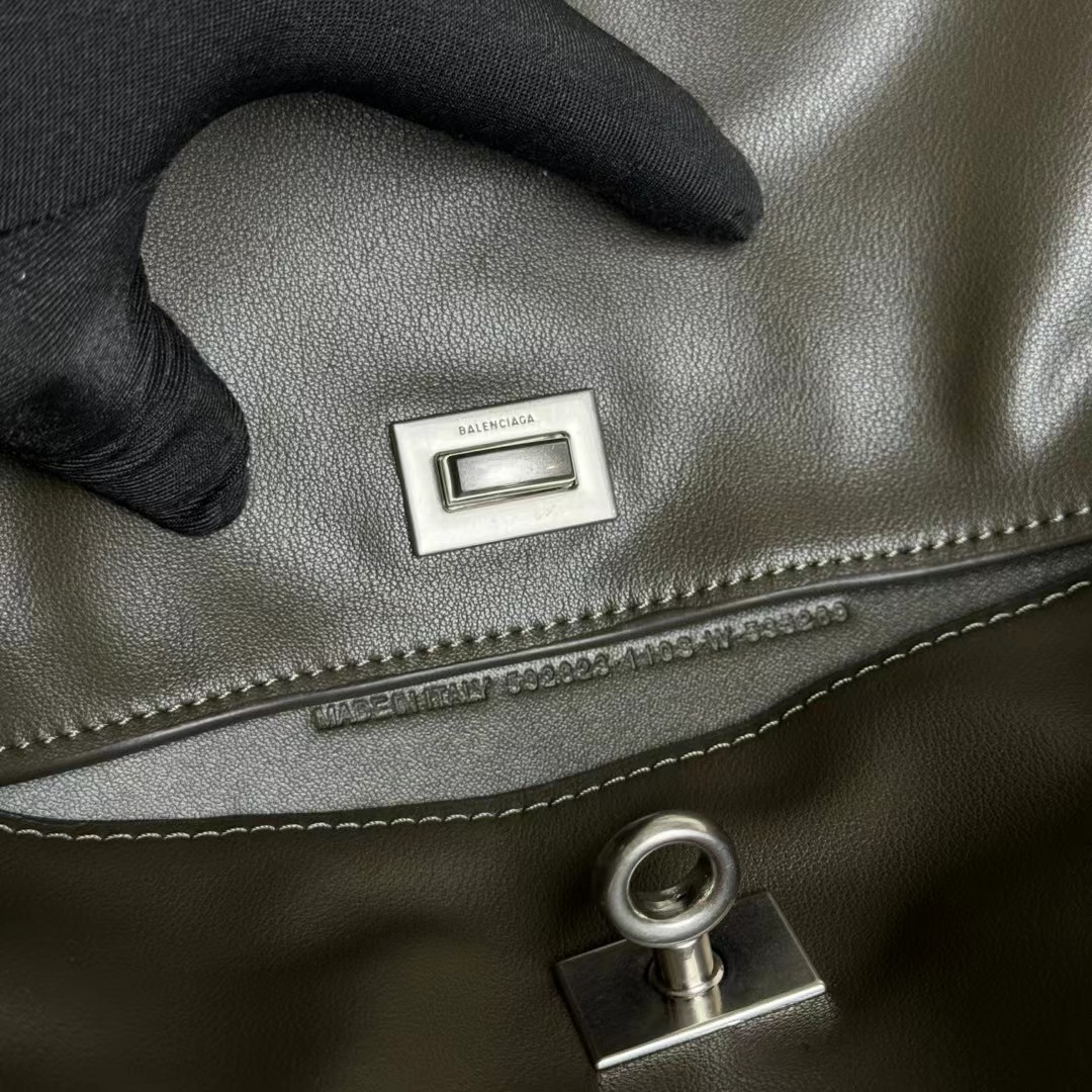 Hourglass iconic Rodeo leather shoulder bag in green and aged-sliver hardware Multiple Size - Bag - Gorchic - $169.99