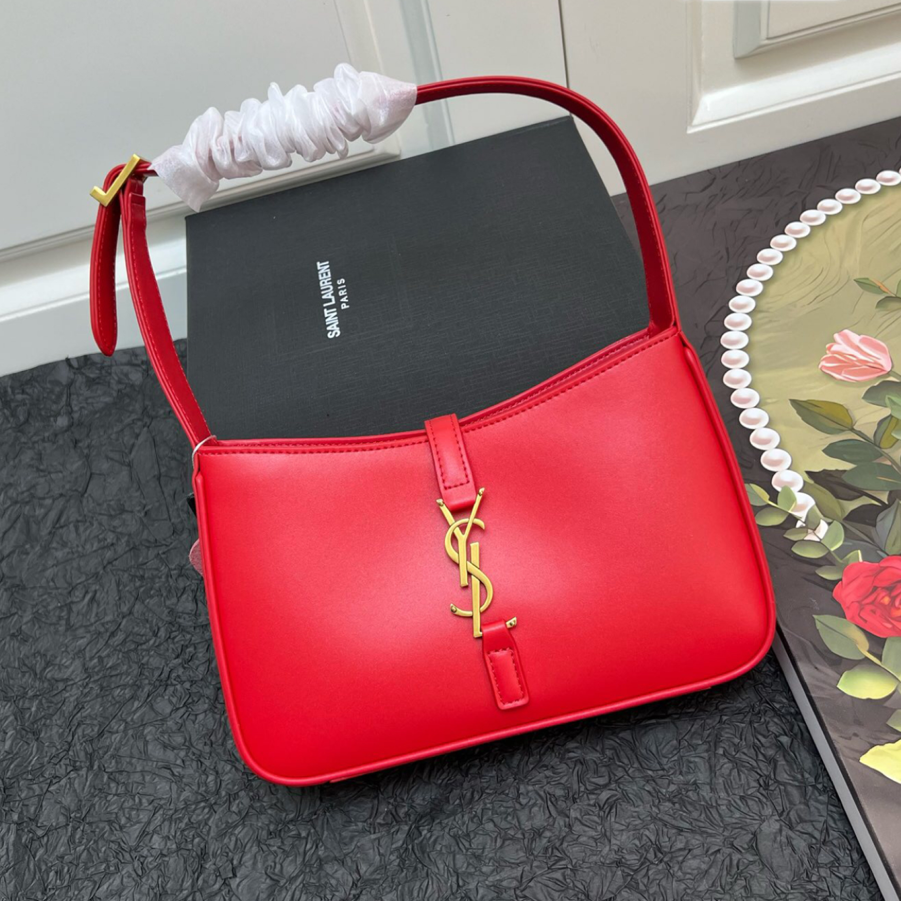 Lady Designer Fashion Le 5 à 7 hobo bag - Red Plain Bag - Gorchic - $110.99