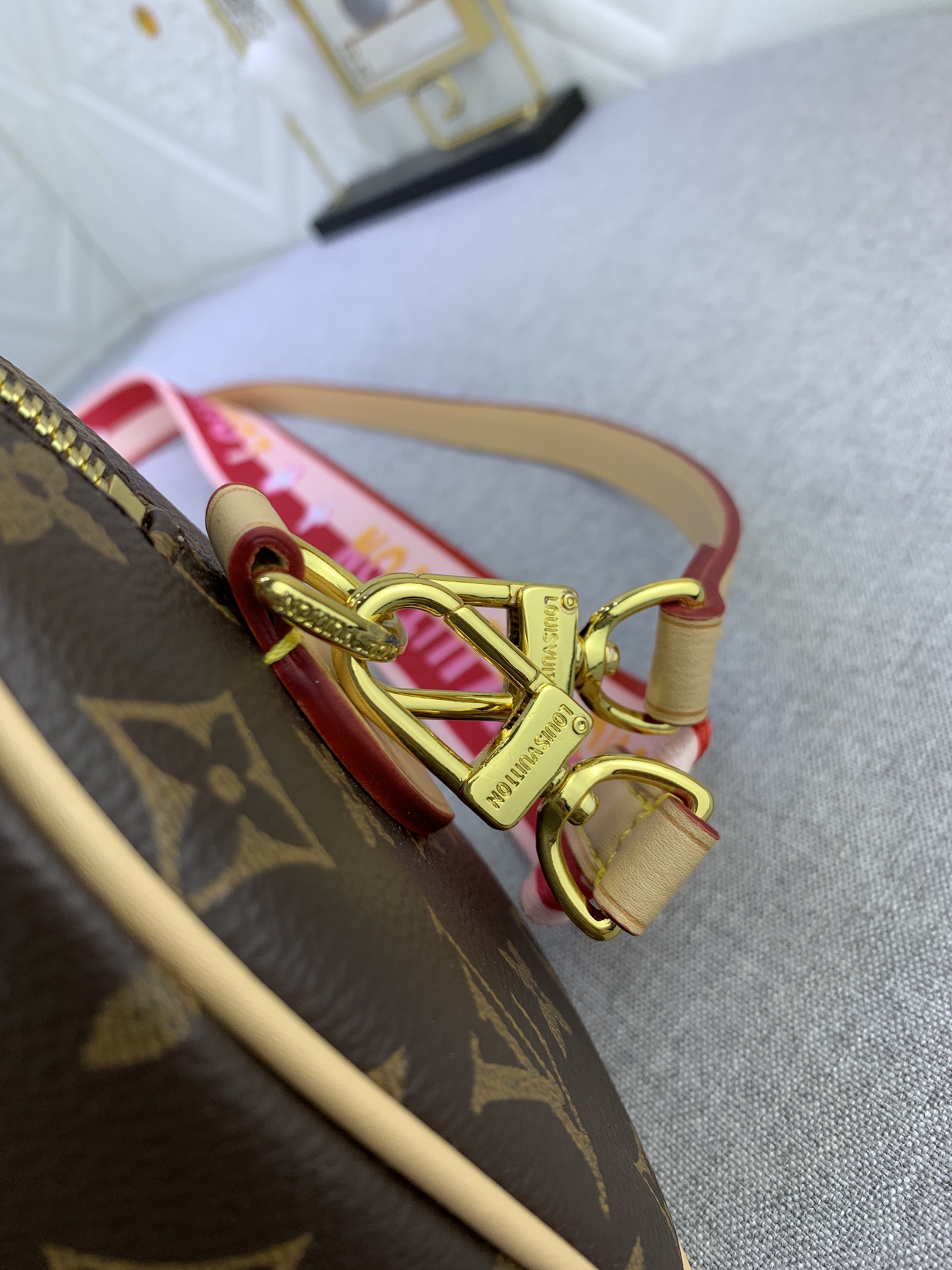 Designer Monogram Speedy Bandoulière 20 - Bag - Gorchic - $117.99