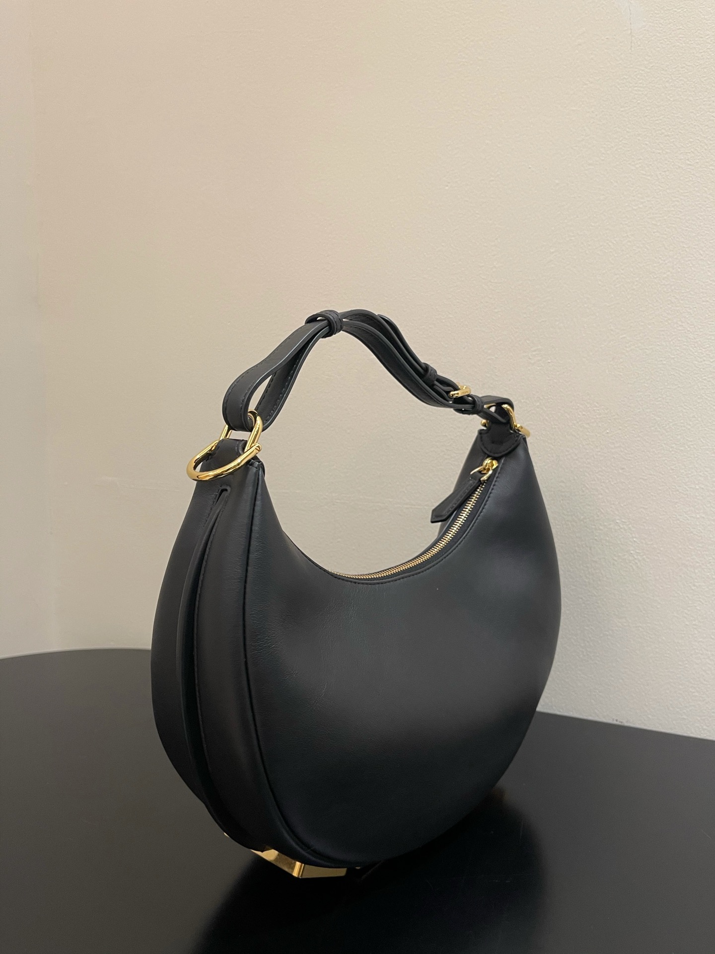 FD Graphie Small Black Leather Bag - Gorchic - $136.99