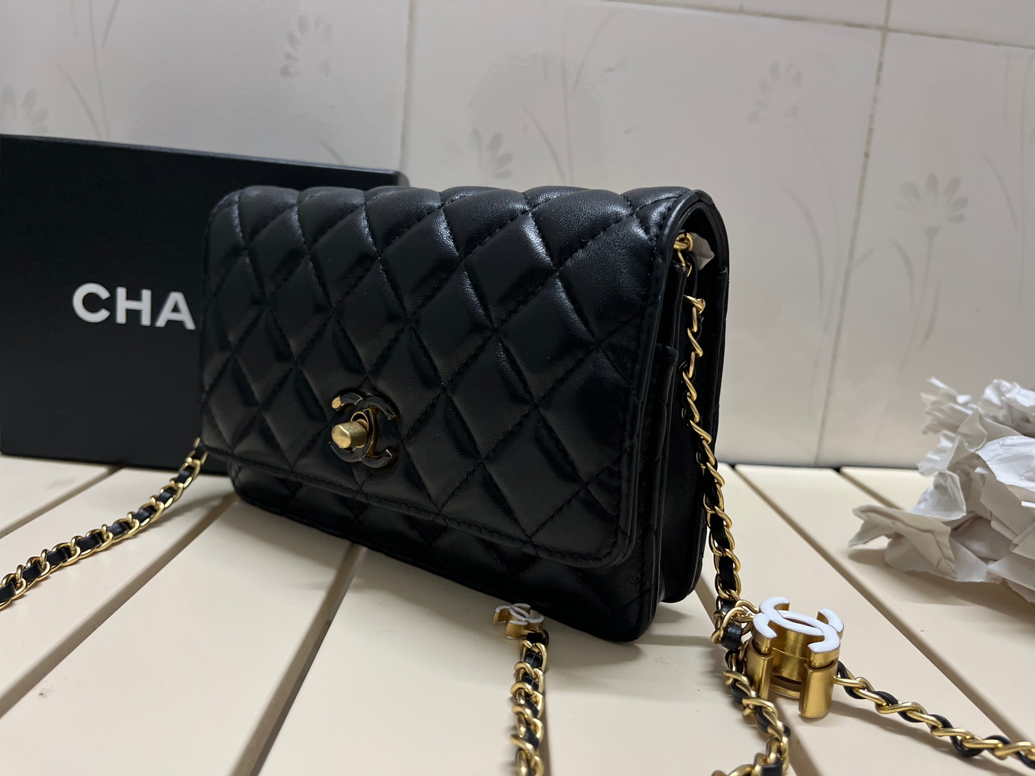 CC Inspired Pearl Crush Wallet On Chain-Black - Bag - Gorchic - $131.99