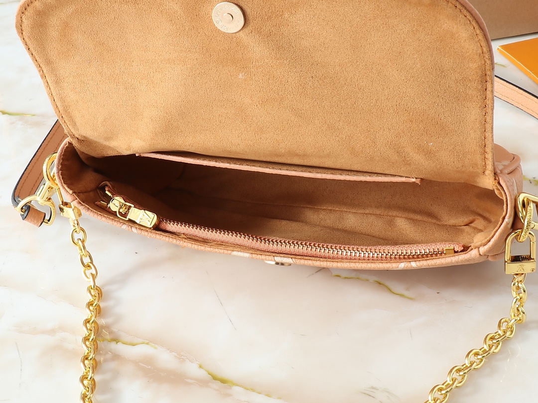 Designer Monogram Wallet On Chain Ivy Arizona / Creme Monogram Empreint Leather Bag - Gorchic - $102.99