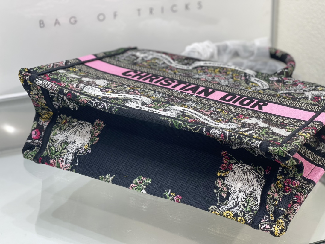 D Inspired Book Tote Bag - Gorchic - $167.99