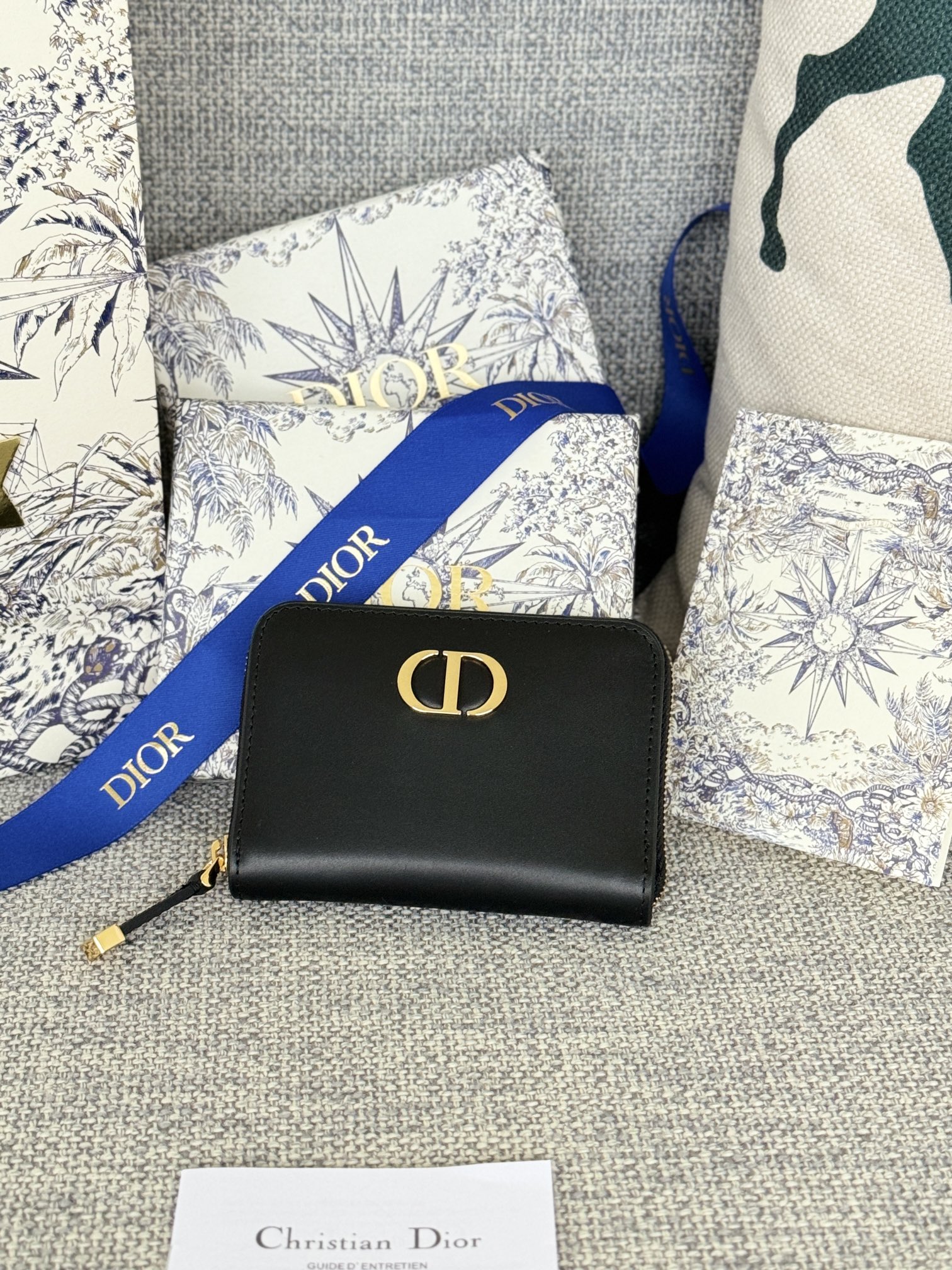 D Inspired Montaigne Voyageur Wallet-Black Gold Wallet - Gorchic - $52.99