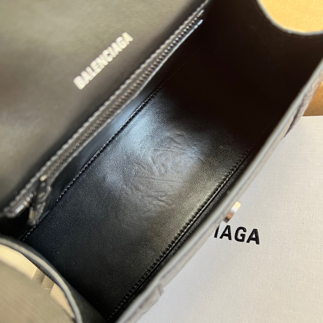 Hourglass iconic HOURGLASS HANDBAG - Bag - Gorchic - $141.99