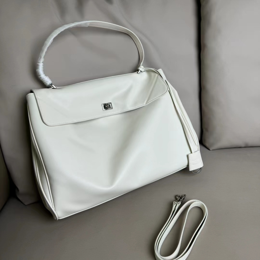 Hourglass iconic Rodeo leather shoulder bag in green and aged-sliver hardware Multiple Size - Bag - Gorchic - $169.99