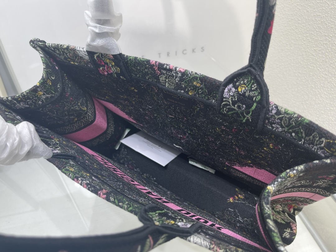 D Inspired Book Tote Bag - Gorchic - $167.99