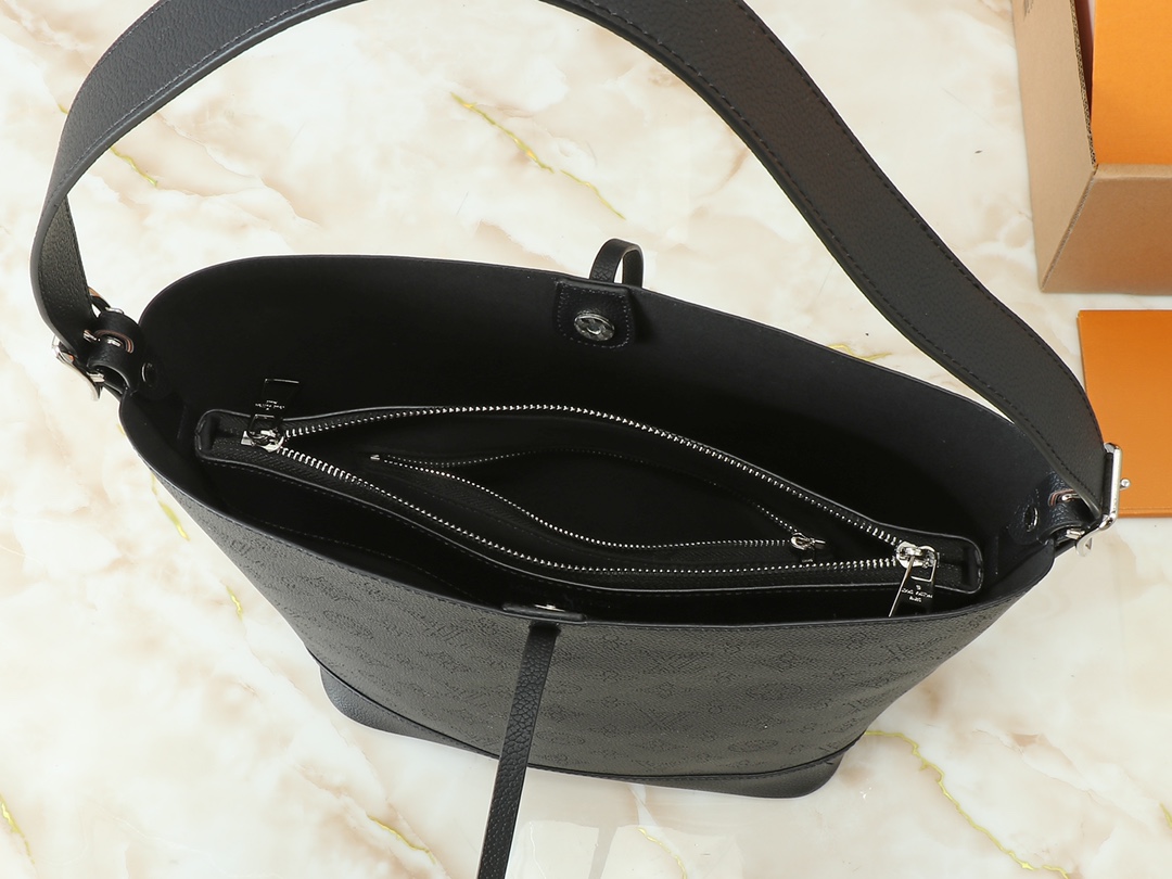 Designer Monogram Flore Black Bag - Gorchic - $137.99